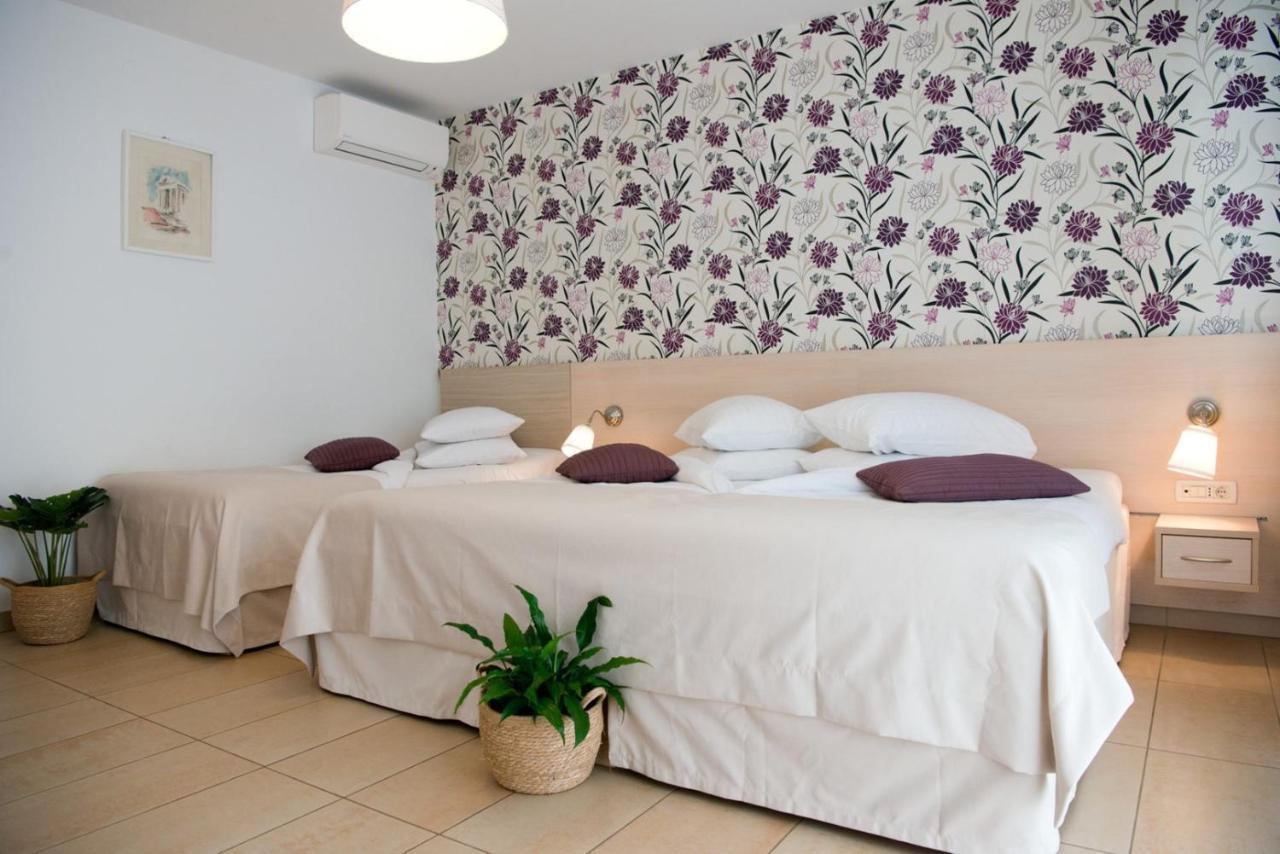Apartments Sandra Poreč Eksteriør billede